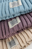 Gorro tejido unicolor con canales