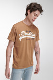Camiseta básica manga corta estampada.