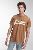 Camiseta básica manga corta estampada.