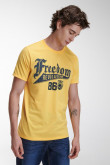 Camiseta básica manga corta estampada.