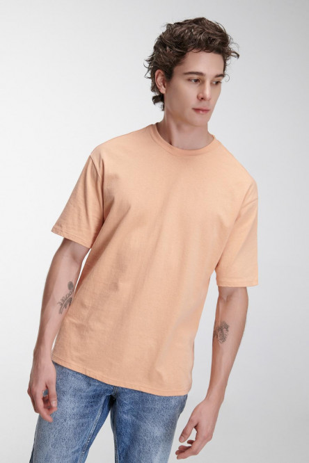 Camiseta básica manga corta unicolor.