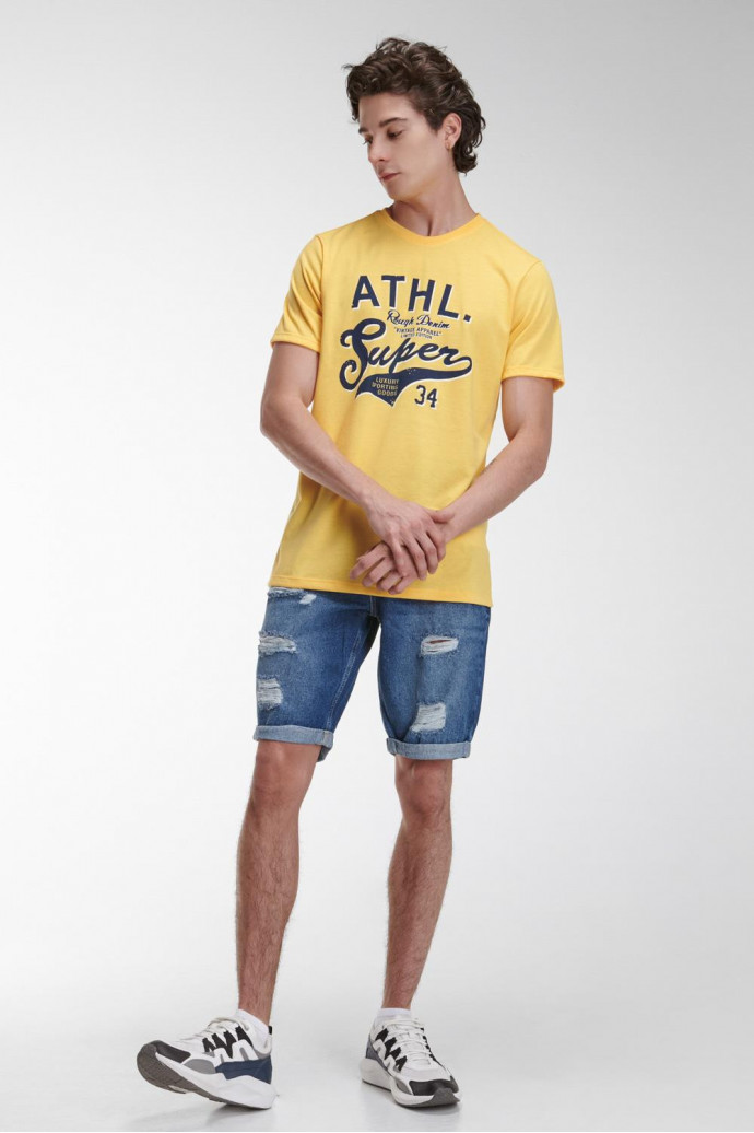 Camiseta manga corta estampada.