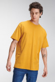 Camiseta básica para hombre manga corta, unicolor, con doble doblez en mangas y abertura lateral dispareja.