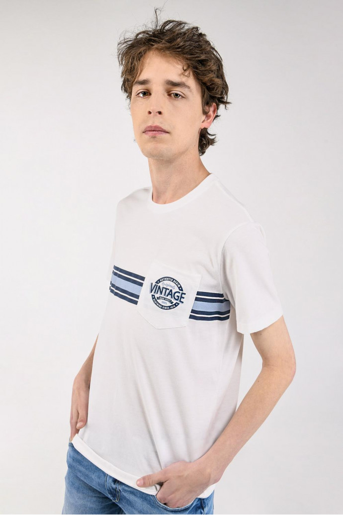 Camiseta manga corta con estampado.