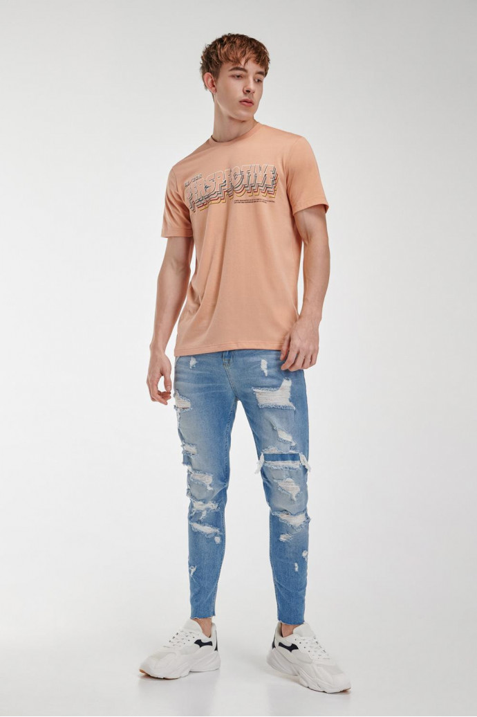Camiseta básica manga corta estampada.