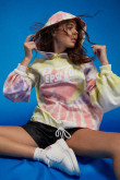 Buzo para mujer en tela tie dye y estampado en frente y espalda.