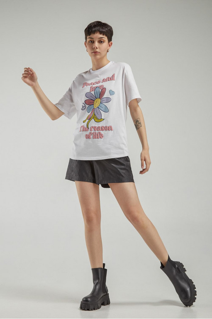 Camiseta básica manga corta estampada.