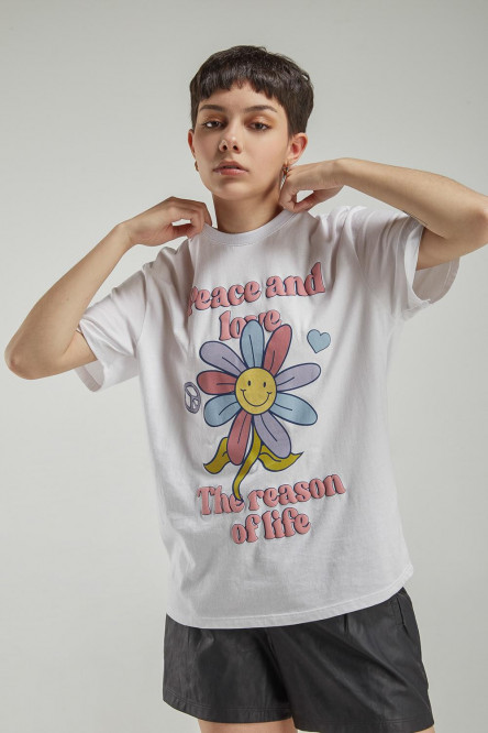 Camiseta básica manga corta estampada.
