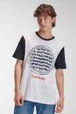 Camiseta básica manga corta estampada.