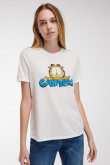 Camiseta manga corta, estampada de Garfield.