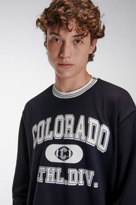 Buzo masculino, con estampado en frente.