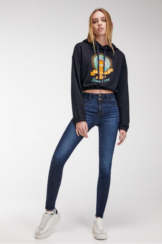 Buzo capota, estampado de Garfield