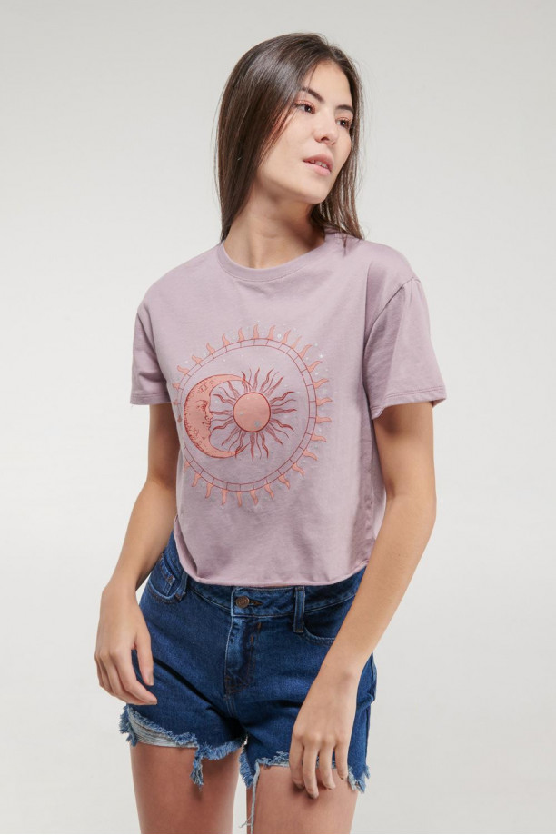 Camiseta básica manga corta estampada.