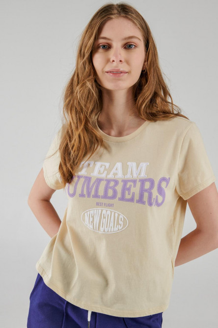 Camiseta básica manga corta estampada.