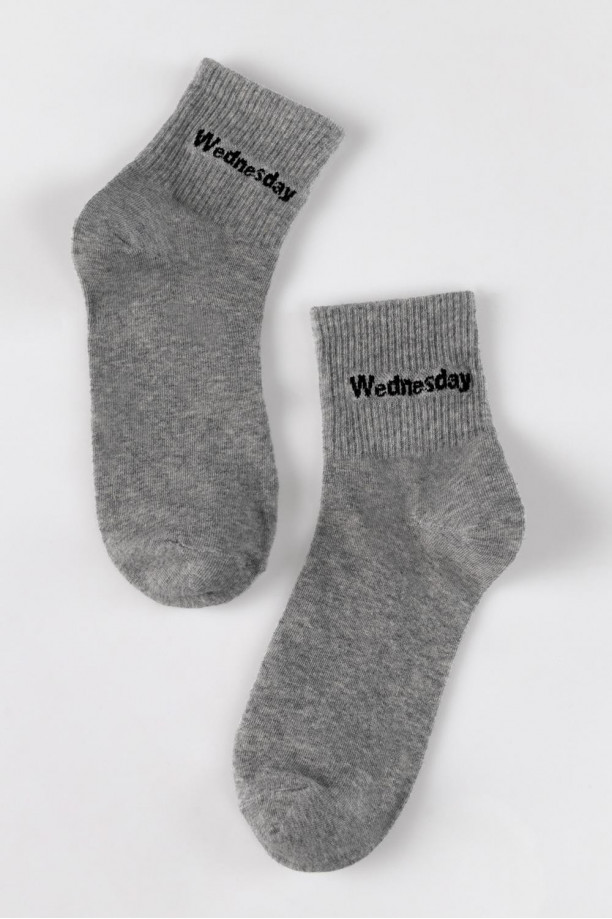 Medias cortas con diseño.