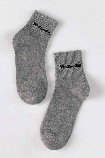 Medias cortas con diseño.