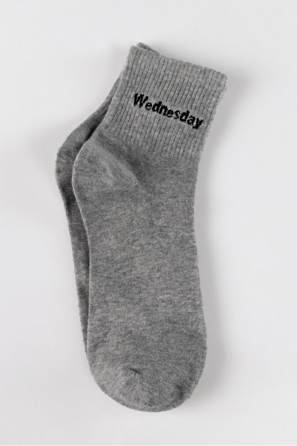 Medias cortas con diseño.