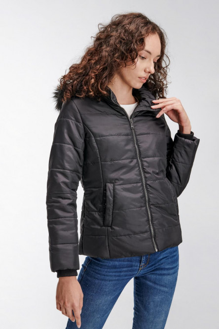 Chaqueta acolchada con capota