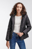 Chaqueta acolchada con capota
