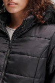 Chaqueta acolchada con capota