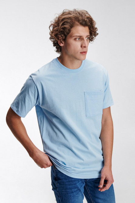 Camiseta manga corta unicolor.