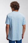 Camiseta manga corta unicolor.