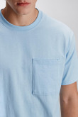 Camiseta manga corta unicolor.