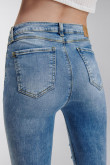 Jean cropped bota suelta