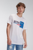 Camiseta básica manga corta estampada.