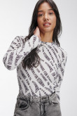 Camiseta estampada, manga larga con cuello redondo.