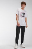 Camiseta básica manga corta estampada.