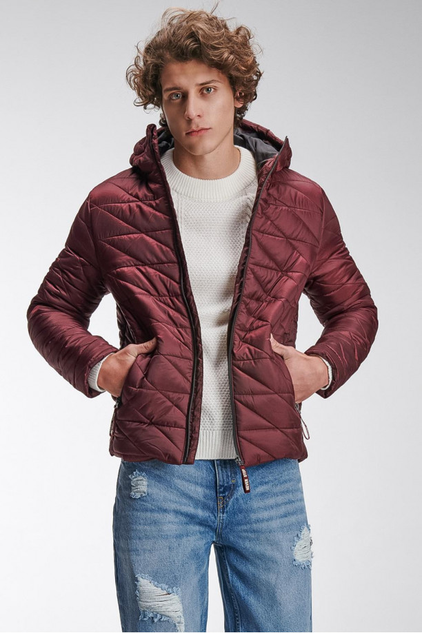 Chaqueta acolchada con capota