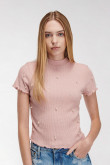 Camiseta manga corta, con perlas.