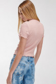 Camiseta manga corta, con perlas.