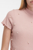 Camiseta manga corta, con perlas.