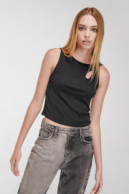 Camiseta sin mangas, escote con cruce en frente y hombro