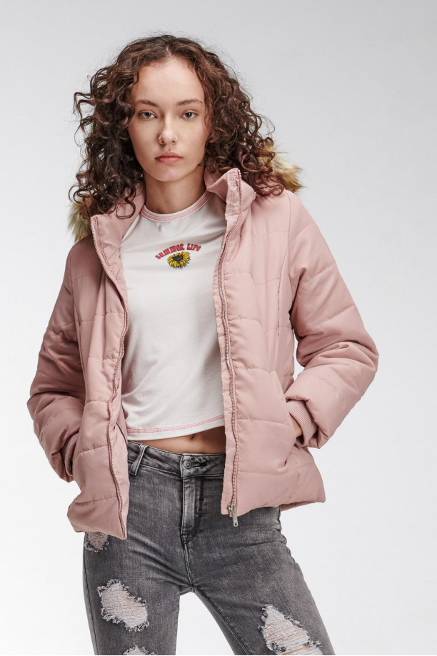 Chaqueta acolchada con capota