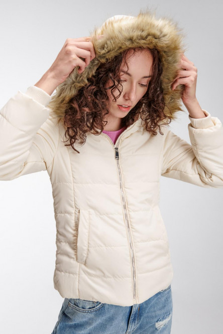 Chaqueta acolchada con capota