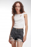Short denim tiro alto.