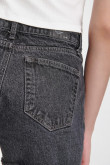 Short denim tiro alto.