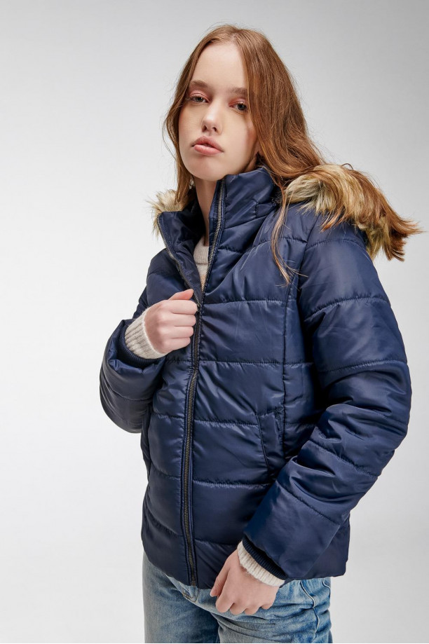 Chaqueta acolchada con capota