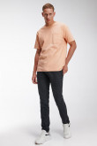Camiseta manga corta unicolor.
