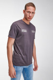 Camiseta básica manga corta estampada.