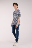 Camiseta estampada, cuello redondo, manga corta con estampado frente