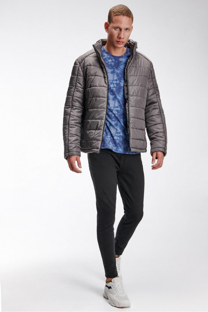 Chaqueta acolchada con capota