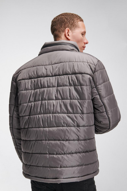 Chaqueta acolchada con capota
