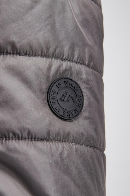 Chaqueta acolchada con capota