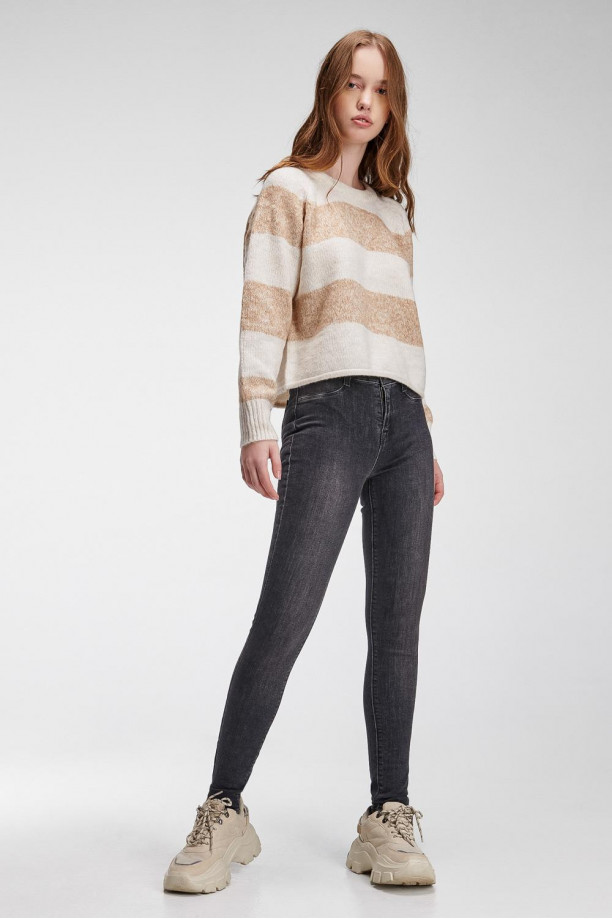 Jean Jegging tiro alto
