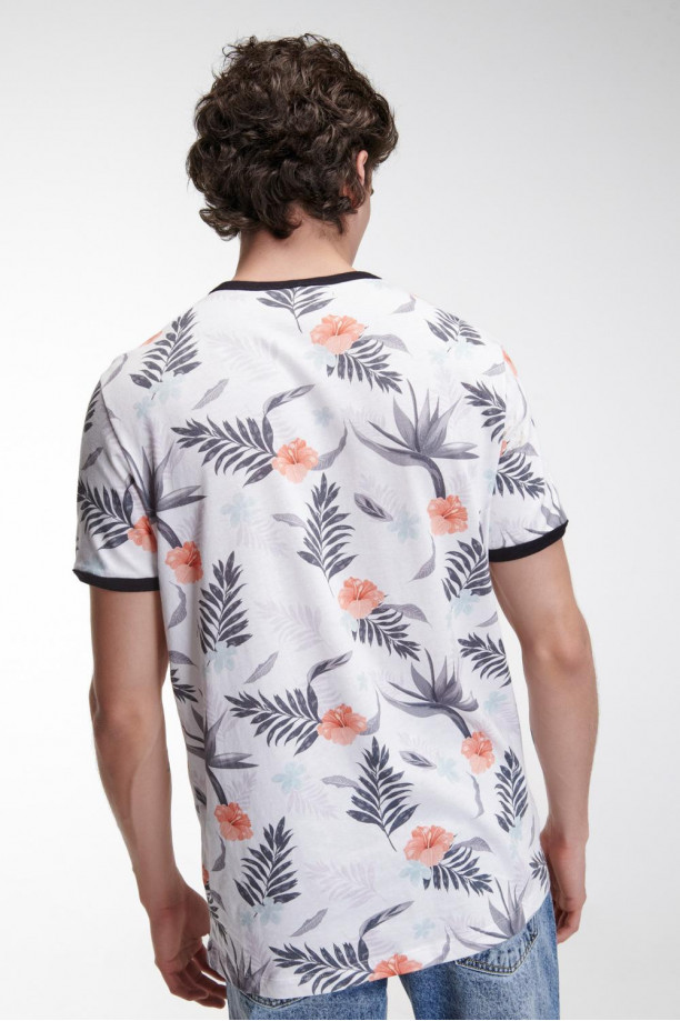 Camiseta manga corta blanca con estampado continuo