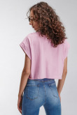 Camiseta estampada, manga corta con cuello en V.